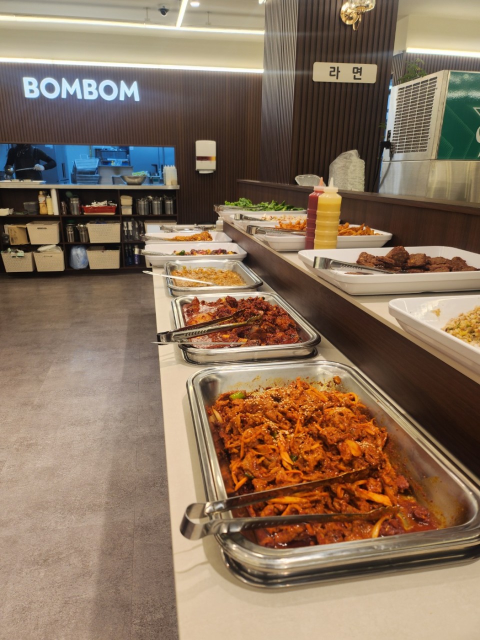 봄봄한식뷔페 성수점