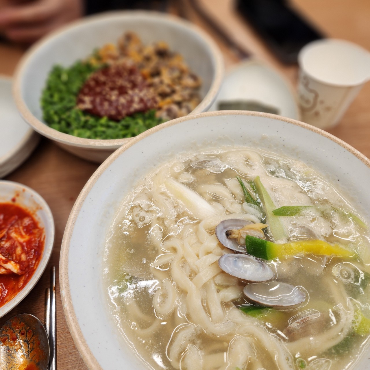 고향 엄마손 생바지락 칼국수 영등포점