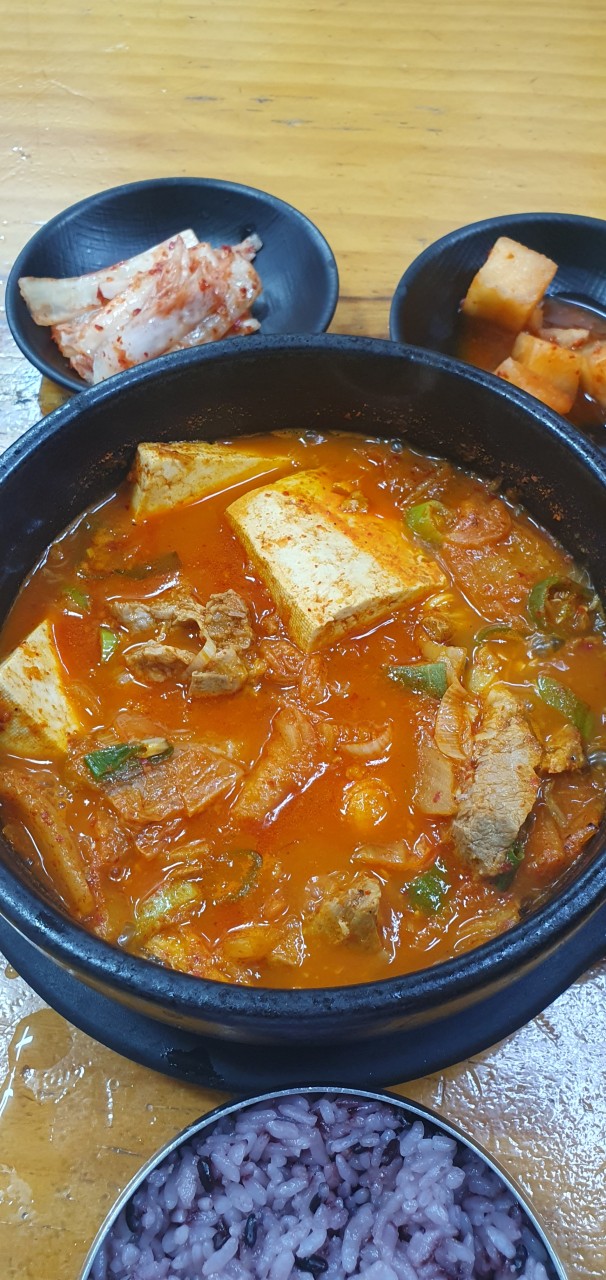 큰맘할매순대국 개봉역점